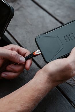 UAG Кабель USB-C > USB-C 3.2 зарядки/синхронизации 0.75м, 240Вт, Type-C, Rugged Double Braided Nylon, Black/Orange 9B4415114097 фото