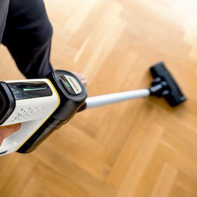 Karcher Пылесос беспроводный VC 7 Cordless yourMax, 350Вт, конт пыль -0.8л, автон. раб. до 60мин, вес-2.57кг, HEPA 12, белый 1.198-710.0 фото
