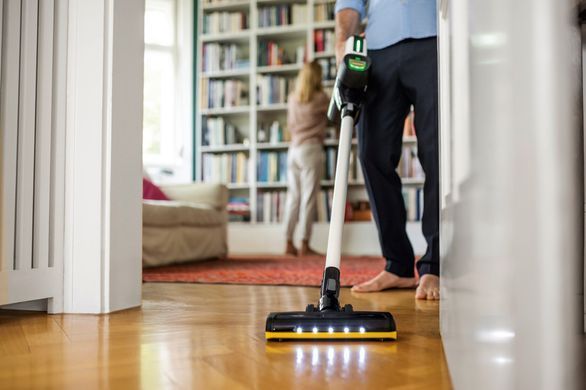 Karcher Пылесос беспроводный VC 7 Cordless yourMax, 350Вт, конт пыль -0.8л, автон. раб. до 60мин, вес-2.57кг, HEPA 12, белый 1.198-710.0 фото