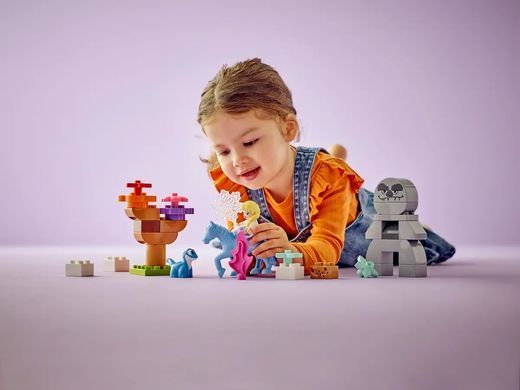 LEGO Конструктор DUPLO Disney Эльза и Бруни в Заколдованом лесу 10418 фото
