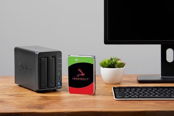 Seagate Жесткий диск 2TB 3.5" 5400 256MB SATA IronWolf ST2000VN003 фото