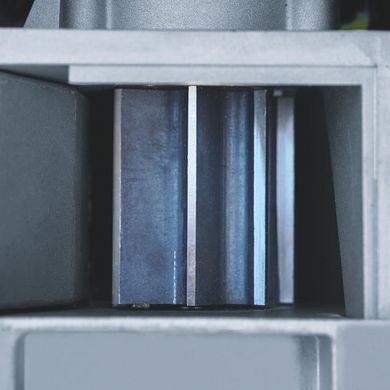 Bosch Измельчитель садовый AXT22D 2200Вт 40 об/мин 38мм 53 л. 31.3кг режущая система Turbine-Cut низкошумная 0.600.803.003 фото