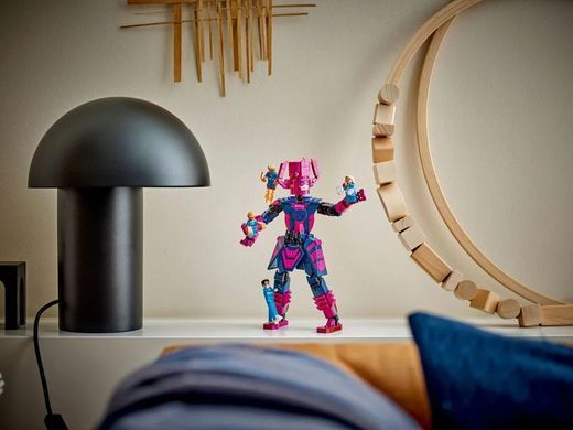 LEGO Конструктор LEGO Super Heroes Фантастична четвірка проти Ґалактуса: фігурка для складання 76316 фото