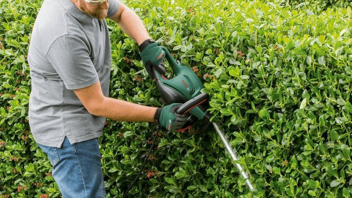 Bosch Кущоріз UniversalHedgeCut 60 480Вт 60см крок різу 30мм 3.7 кг 0.600.8C0.703 фото