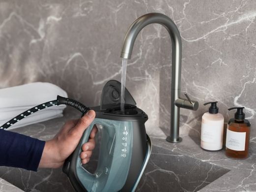 Electrolux Утюг, 2600Вт, 370мл, паровой удар 240гр, алюминиевая подошва, электр.управл., зелено-черый E8SI2-6OG фото