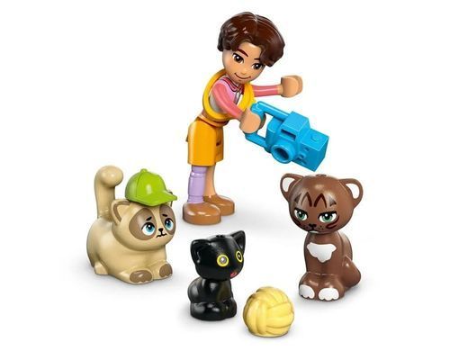 LEGO Конструктор LEGO Friends Хартлейк-Сіті. Квартири і крамниці 42670 фото