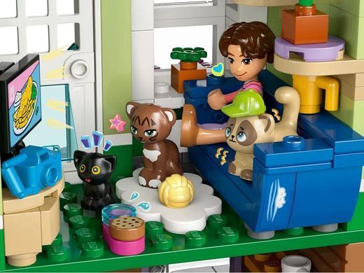 LEGO Конструктор LEGO Friends Хартлейк-Сіті. Квартири і крамниці 42670 фото