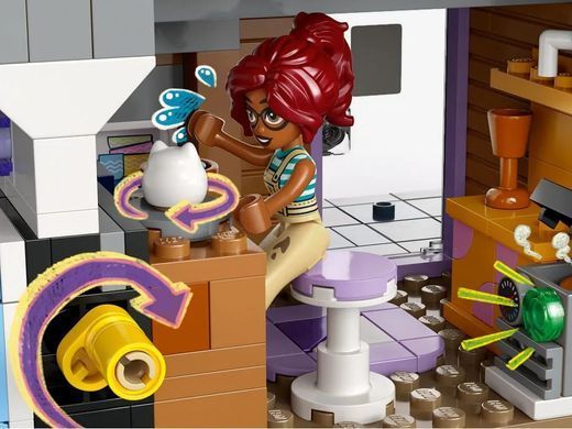 LEGO Конструктор LEGO Friends Хартлейк-Сіті. Квартири і крамниці 42670 фото