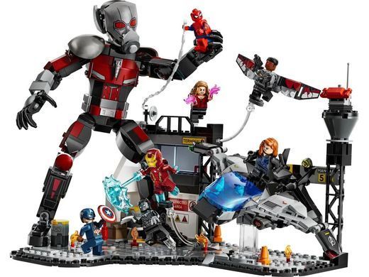 LEGO Конструктор LEGO Super Heroes Перший месник: Протистояння Пригодницька битва 76314 фото