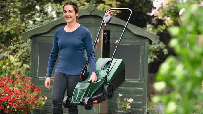 Bosch Газонокосарка мережева EasyRotak 32-205 1200Вт 32см 31л 25-65мм 11.1кг 0.600.8A6.300 фото