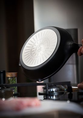 Сковорода Tefal Robusto, 26см, покриття Titanium, індукція, Thermo-Spot, алюм., чорний E2490544 фото