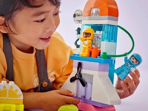 LEGO Конструктор DUPLO Town Пригоди на космічному шатлі 3в1 10422 фото