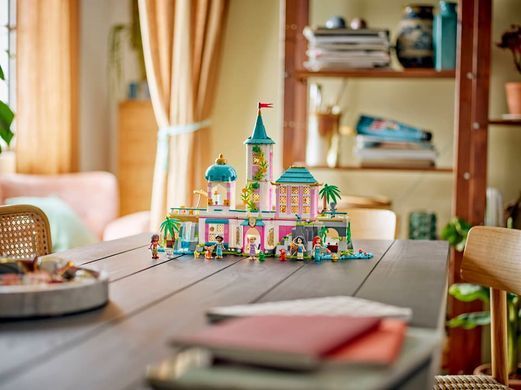 LEGO Конструктор LEGO Disney Princess Замок принцеси та королівські улюбленці 43267 фото