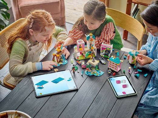 LEGO Конструктор LEGO Disney Princess Замок принцеси та королівські улюбленці 43267 фото