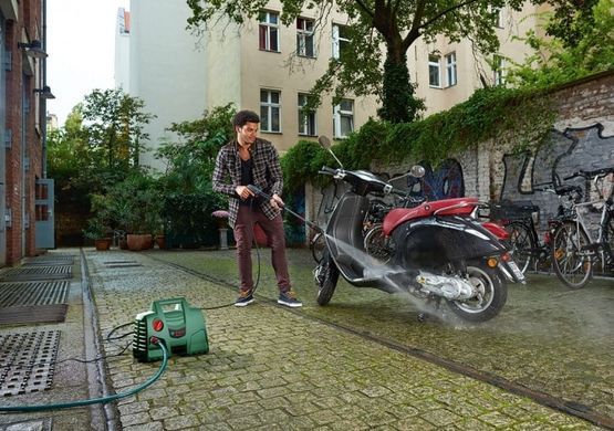 Bosch Минимойка высокого давления EasyAquatak 110, 1300Вт, 110 бар, 330 л/ч, 3.8кг 0.600.8A7.F00 фото