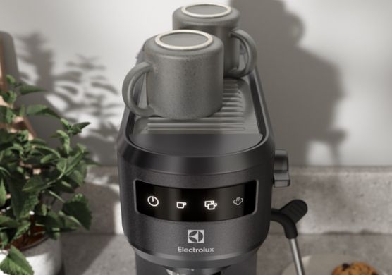 Кавоварка Electrolux рожкова, 1л, мелена, ручний капуч, LED-дисплей, підігрів чашок, чорний E6EC1-6BST фото