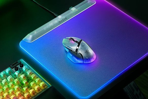 Razer Миша Basilisk V3 Pro 35K, RGB, USB-A/WL/BT, Phantom White Ed. RZ01-05240400-R3G1 фото