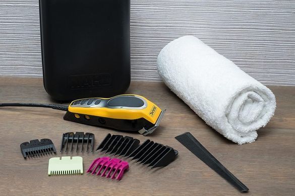 Moser WAHL hair clipper Close Cut Pro Clipper, network, vibration motor, nozzles-6, steel, case, yellow 79111-1616 фото