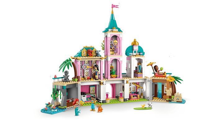 LEGO Конструктор LEGO Disney Princess Замок принцеси та королівські улюбленці 43267 фото