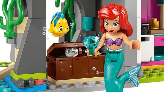 LEGO Конструктор LEGO Disney Princess Замок принцеси та королівські улюбленці 43267 фото