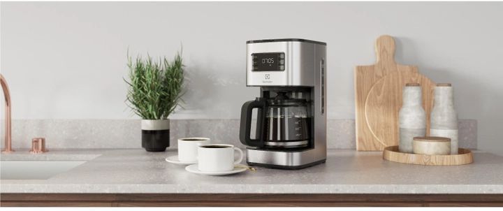 Electrolux Кофеварка капельная, 1.375л, молотый, дисплей, программируемый таймер, нерж E5CM1-6ST фото