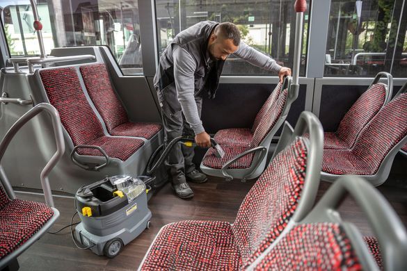 Karcher Пылесос моющий Puzzi 8/1 профессиональный 1.100-240.0 фото