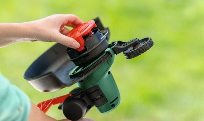 Bosch Тример садовий акумуляторний UniversalGrassCut 18V-260 1х2.5А&middot;год 26см 2.3кг 0.600.8C1.D03 фото