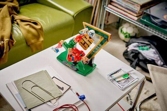 LEGO Конструктор LEGO Editions Football Кріштіану Роналду &mdash; легенда футболу 43016 фото