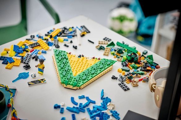 LEGO Конструктор LEGO Editions Football Вінісіус Жуніор &mdash; найкращі моменти футбольних матчів 43027 фото