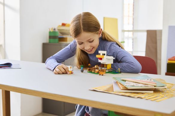 LEGO Конструктор LEGO Minecraft Куряча ферма 21585 фото