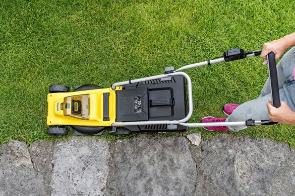 Karcher Газонокосилка аккумуляторная LMO 2-18 Battery 18В 32см акб 1х5А-ч 25-60мм 1.445-401.0 фото
