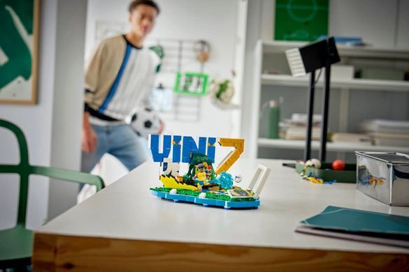 LEGO Конструктор LEGO Editions Football Вінісіус Жуніор &mdash; найкращі моменти футбольних матчів 43027 фото
