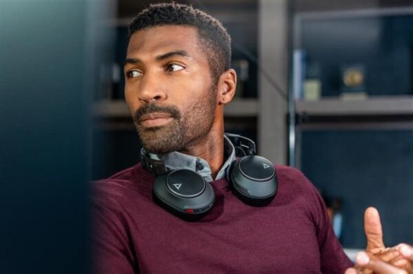 Poly Гарнітура комп'ютерна стерео On-ear Voyager Surround 80-M, BT 5.3, USB-A, USB-C, 3.5 мм, 10 x Omni-mic, ANC, чорний 8G7U0AA фото