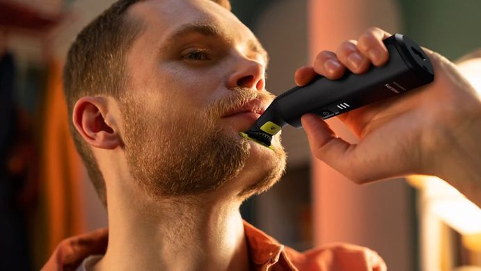 Philips Бритва електр. OneBlade Pro 360, Li-Ion, сух.+волог., індикатор заряду, чорний QP6542/15 фото