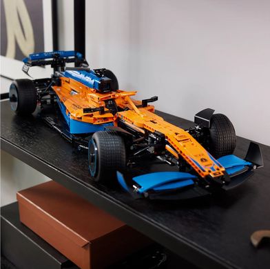 Конструктор LEGO Technic Гоночний автомобіль McLaren Formula 1™ 42141 фото