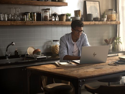 HP Ноутбук OmniBook 7 17-dc0000ua 17.3" FHD IPS Touch, Intel U7-258V, 32GB, F2048GB, NVD4050-6, Win11, сріблястий C3VE9EA фото
