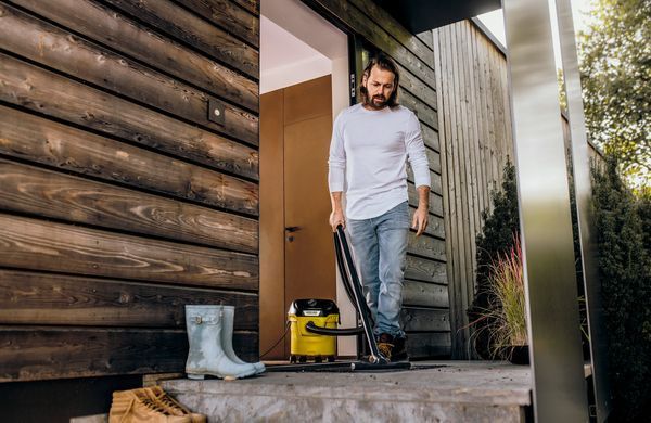 Karcher Пылесос профессиональный KWD 1W V-12/2/18, 1000Вт, контейнер 12л, 3.58кг 1.628-401.0 фото