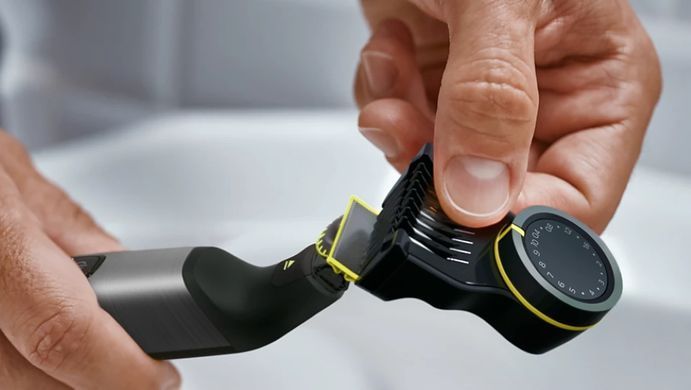 Philips Бритва електр. OneBlade Pro 360, Li-Ion, сух.+волог., індикатор заряду, м'який чохол, чорний QP6552/15 фото