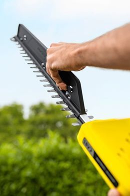 Karcher Аккумуляторный кусторез HGE 2-18, 18 В, лезвие 45 см, шаг реза 18 мм, угол реза 125&deg;, вес 3,3 кг, без аккумулятора и зарядного устройства 1.445-620.0 фото