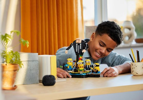 LEGO Конструктор Despicable Me 4 Ґру й посіпаки з кубиків 75582 фото