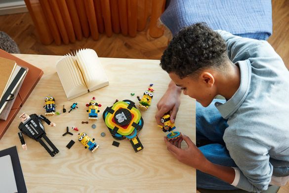 LEGO Конструктор Despicable Me 4 Ґру й посіпаки з кубиків 75582 фото
