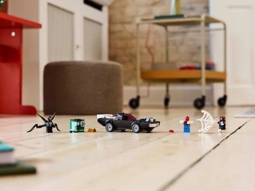 LEGO Конструктор LEGO Super Heroes Людина-павук проти маслкара Венома 76309 фото