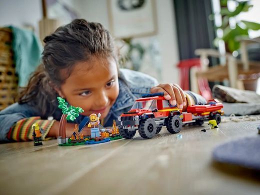 LEGO Конструктор City Пожарный внедорожник со спасательной лодкой 60412 фото