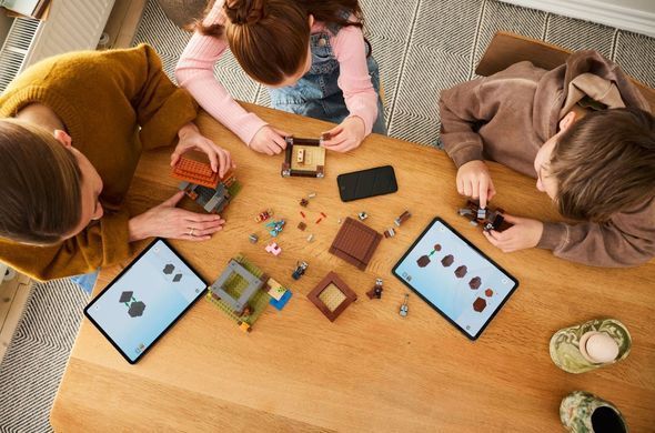 LEGO Конструктор LEGO Minecraft Аванпост розбійників та спустошувач 21278 фото