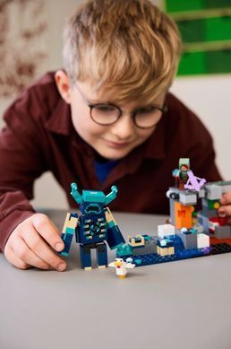 LEGO Конструктор LEGO Minecraft Зустріч із Боронителем 21274 фото