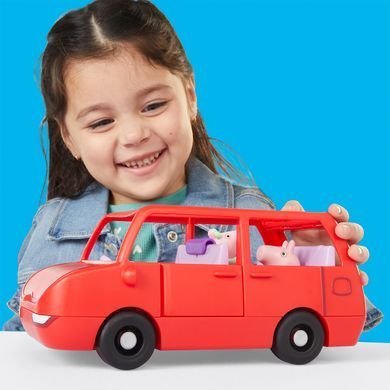 Игровой набор PEPPA FIGURINES &ndash; БОЛЬШОЙ СЕМЕЙНЫЙ АВТОМОБИЛЬ ПЕППИ G0541 фото