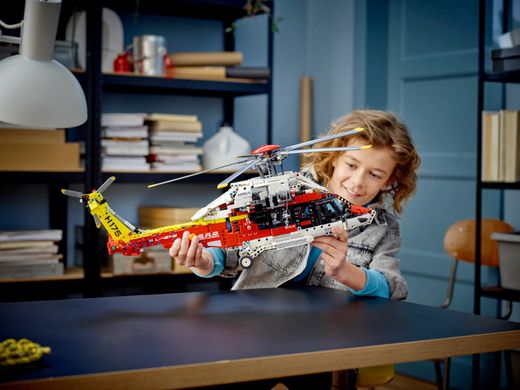 Конструктор LEGO Technic Рятувальний гелікоптер Airbus H175 42145 фото