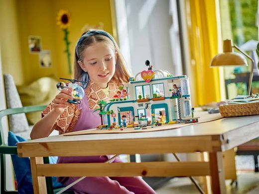 LEGO Конструктор Friends Больница в Хартлейк-Сити 42621 фото