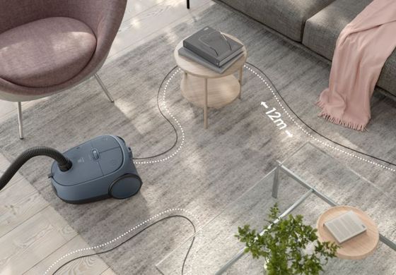 Electrolux Пылесос мешковый, 750Вт, мешок-3.5л, HEPA12, s-bag, 4 насадки, синий EB61C4DB фото