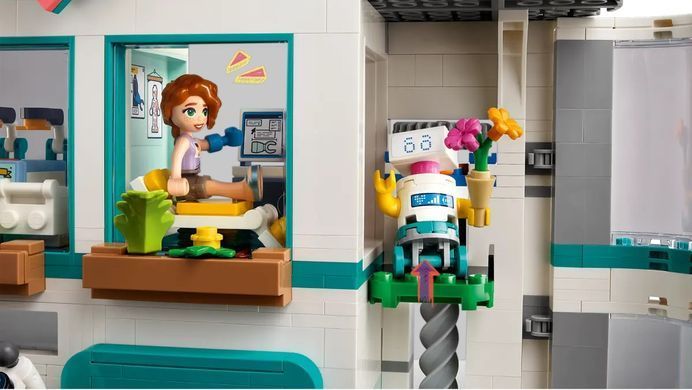 LEGO Конструктор Friends Больница в Хартлейк-Сити 42621 фото